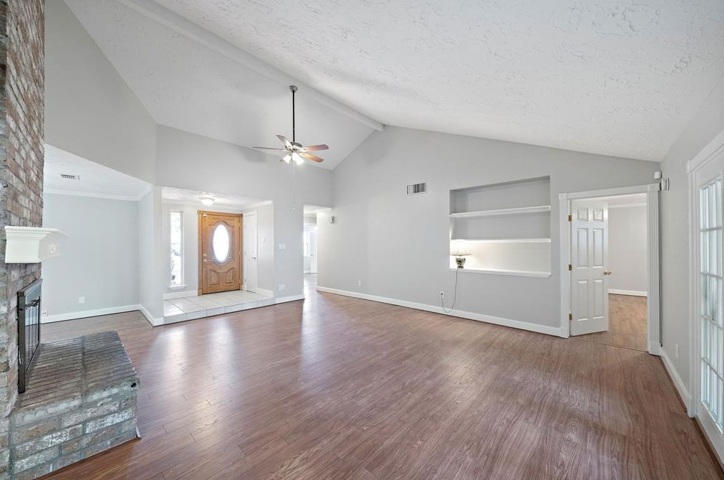 431 Leicester Ln, Houston TX  77034-5447 exterior