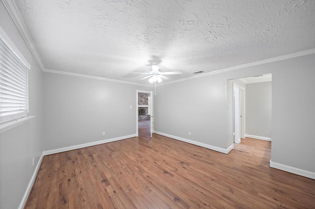 431 Leicester Ln, Houston TX  77034-5447 exterior