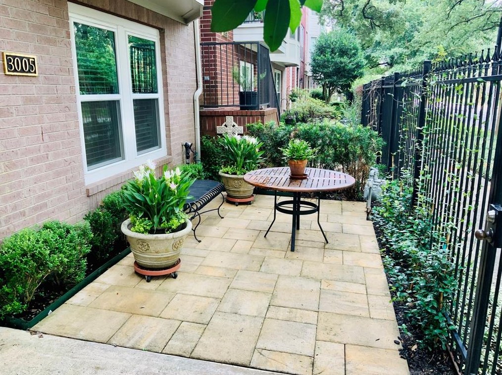 3005 Austin St, Houston, TX 77004