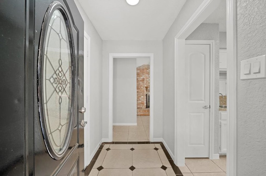 12242 Brookvalley Dr, Houston TX  77071-2722 exterior