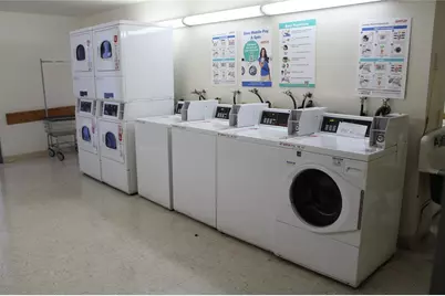 255 S Hill St, Los Angeles, CA 90012 - Photo 22