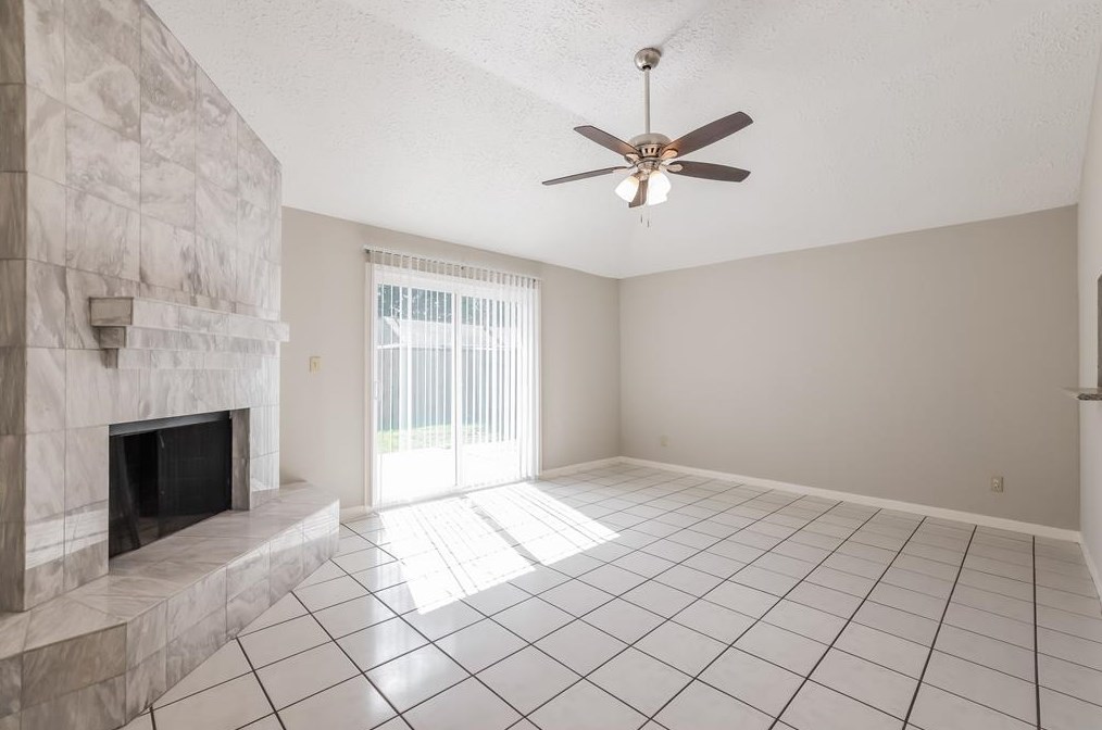 11334 Featherstar Ln, Houston TX  77067-3306 exterior