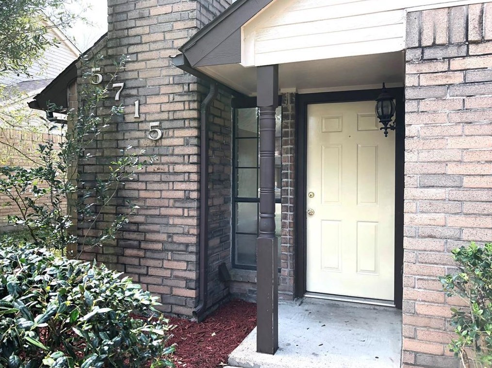 5715 Mackmiller St, Houston, TX 77049
