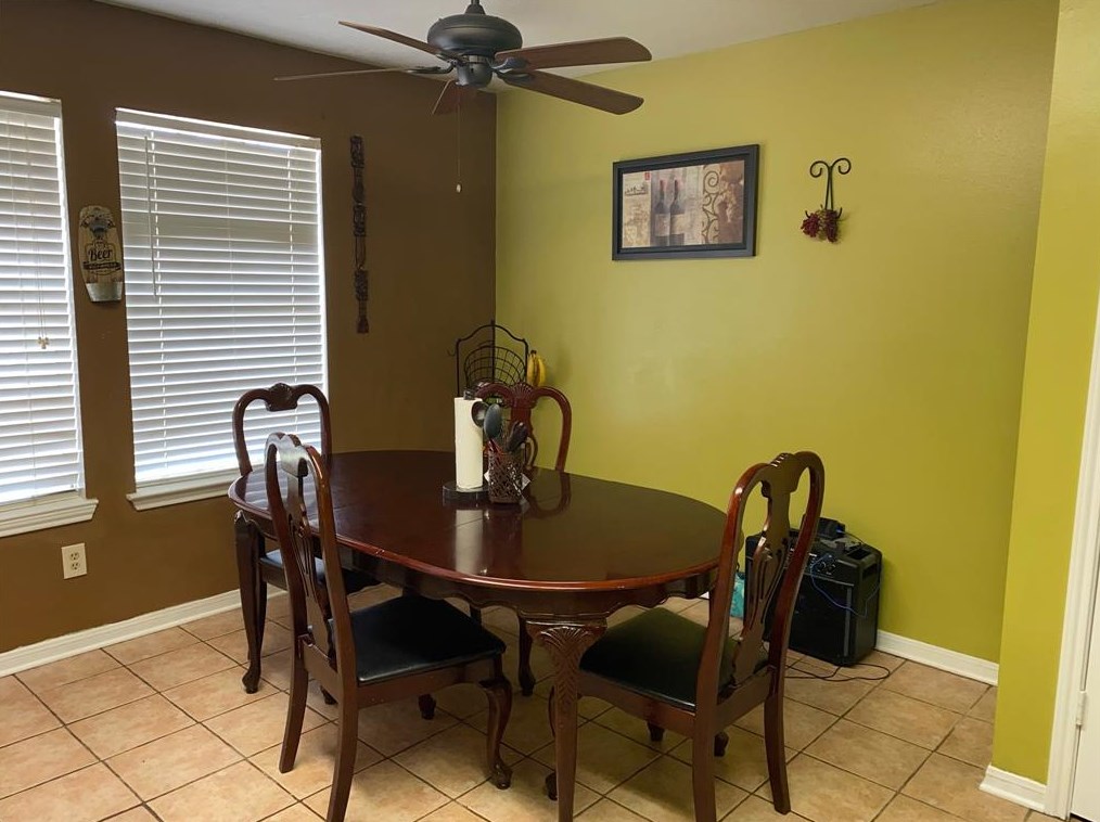 9211 Walnut Gln Dr, Houston TX  77064-9429 exterior