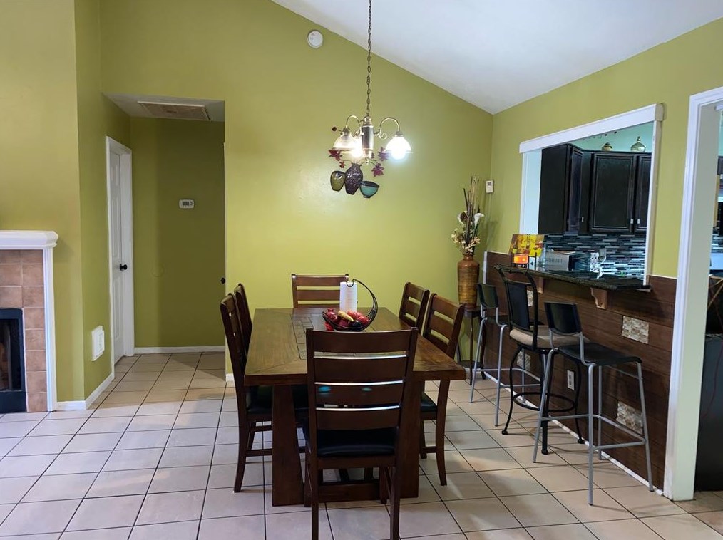 9211 Walnut Glen Dr, Houston TX  77064-9402 exterior