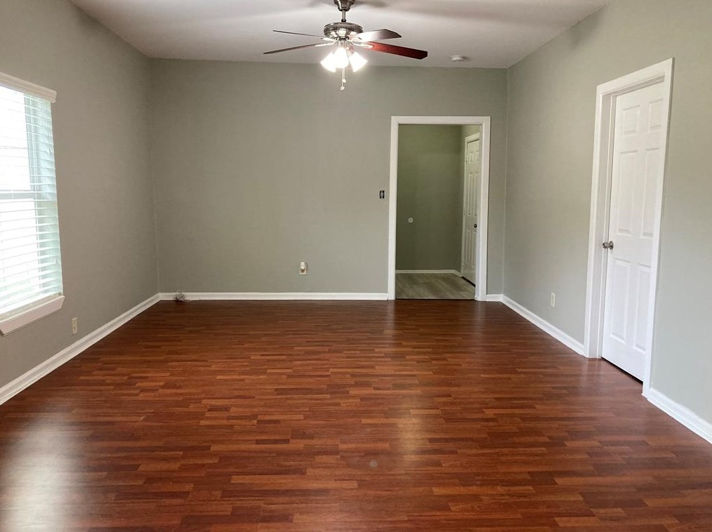 2845 Wagon Trail Rd, Pearland, TX 77584