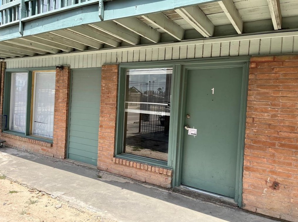 2223 W 34th St #2, Houston, TX 77018