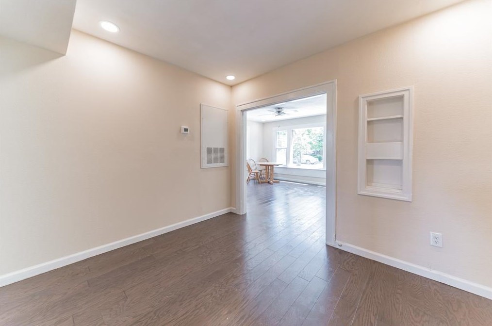 1628 Hawthorne, Houston TX  77006-4010 exterior