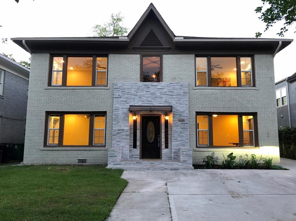 1628 Hawthorne St, Houston TX  77006-3742 exterior