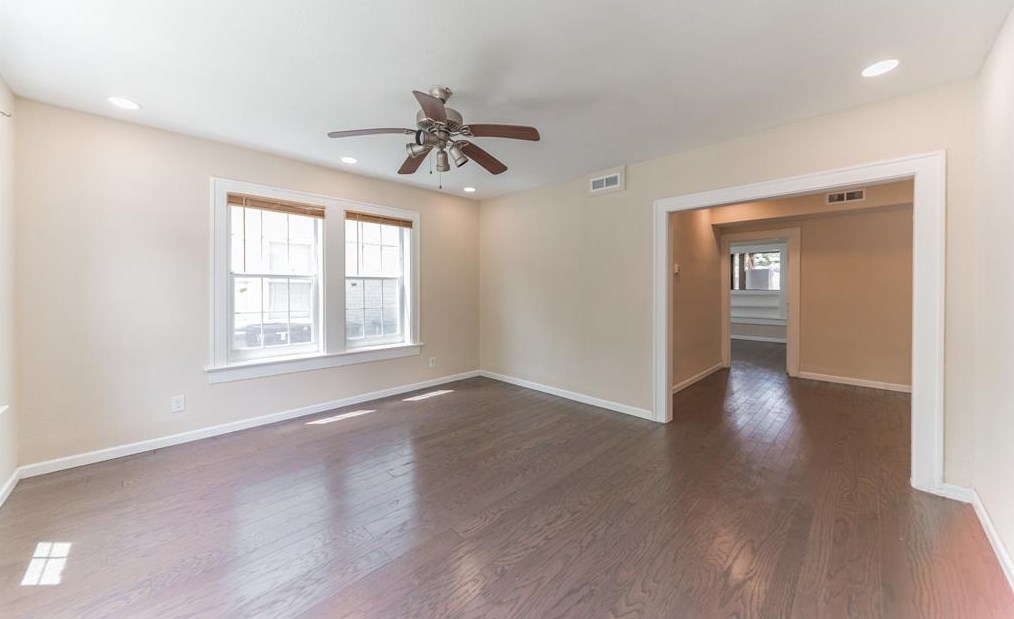 1628 Hawthorne, Houston TX  77006-4010 exterior