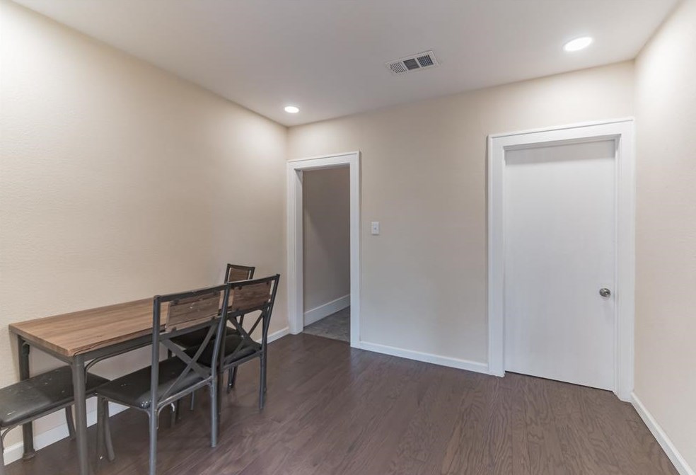 1628 Hawthorne, Houston TX  77006-4010 exterior