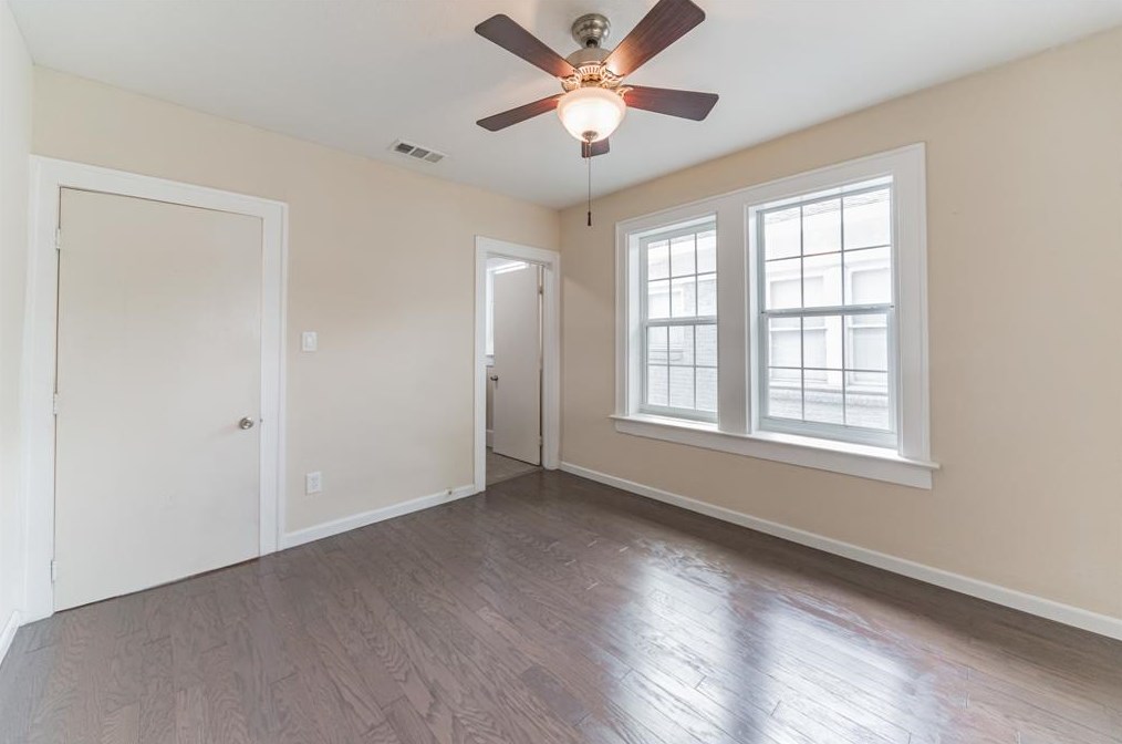 1628 Hawthorne, Houston TX  77006-4010 exterior