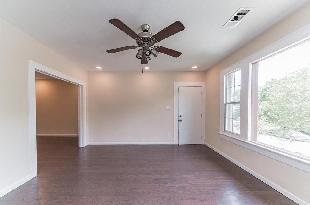 1628 Hawthorne, Houston TX  77006-4010 exterior