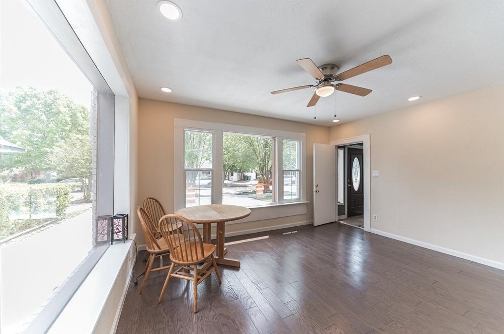 1628 Hawthorne, Houston TX  77006-4010 exterior