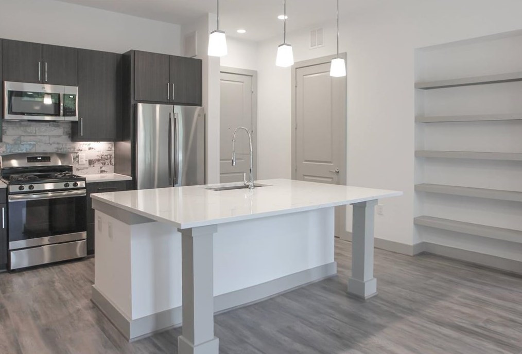 3030 Summer St #204, Houston, TX 77007
