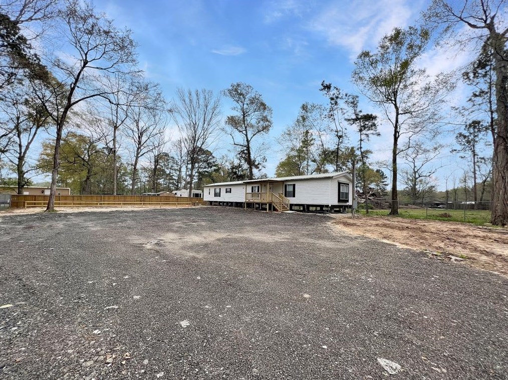 32 County Rd 3252, Cleveland, TX 77327