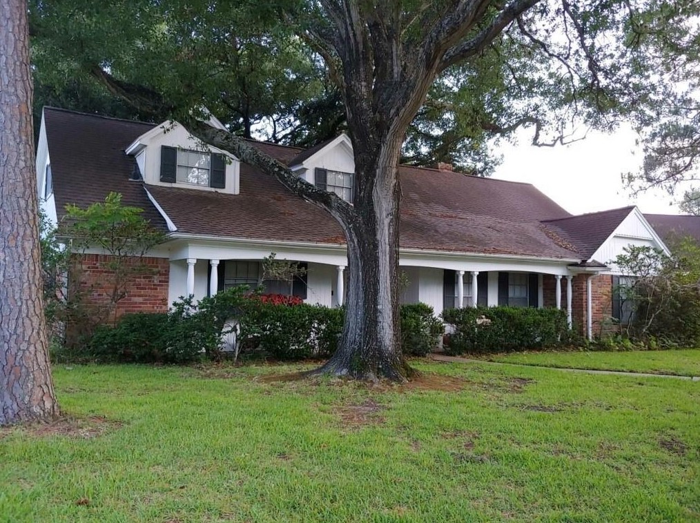 7927 Braesdale Ln, Houston, TX 77071-1305