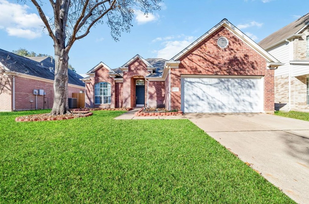 19626 Oakwood Falls Trl, Houston, TX 77084