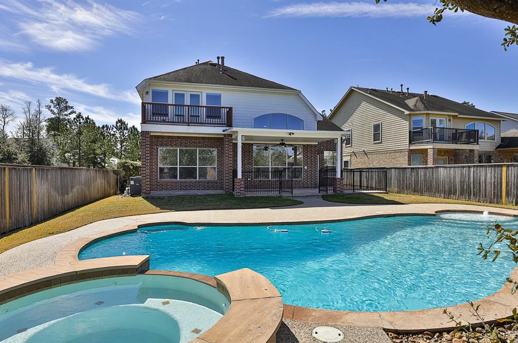70 Arbor Camp Cir, Spring, TX 77389-5320
