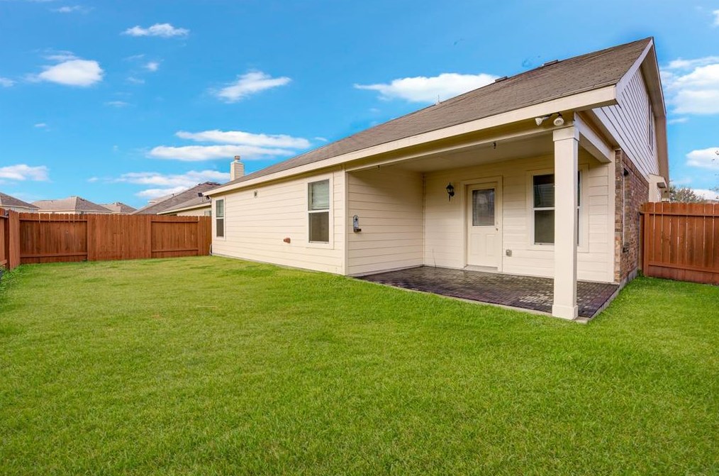 11714 Harristown Dr, Houston TX  77047-2577 exterior