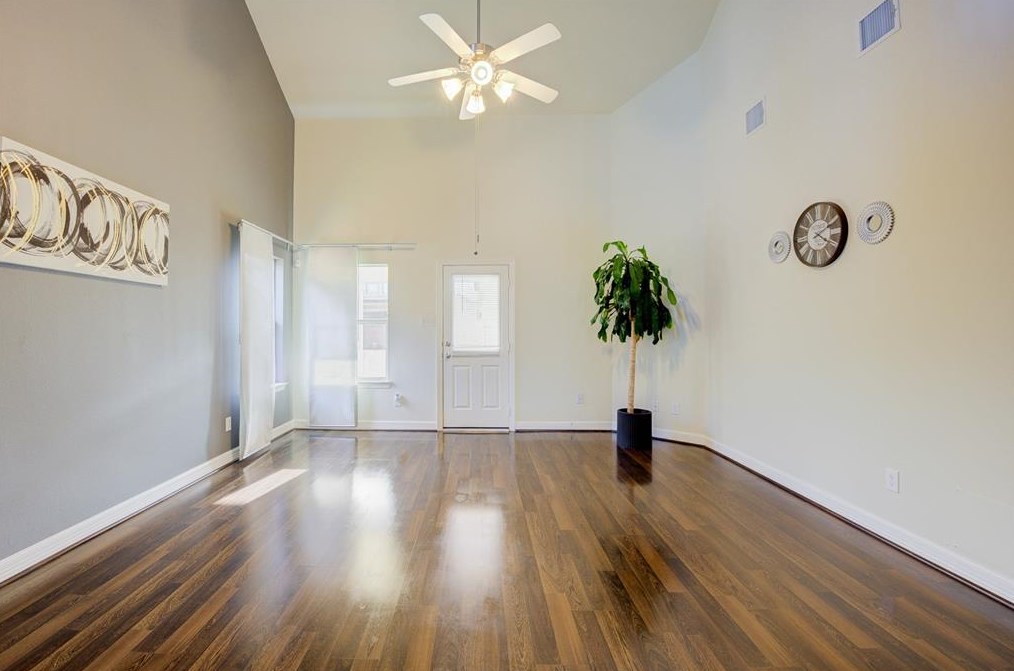 11714 Harristown Dr, Houston TX  77047-2577 exterior