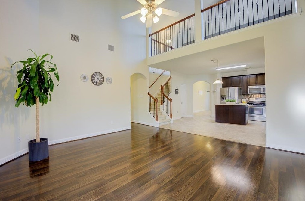 11714 Harristown Dr, Houston TX  77047-2577 exterior