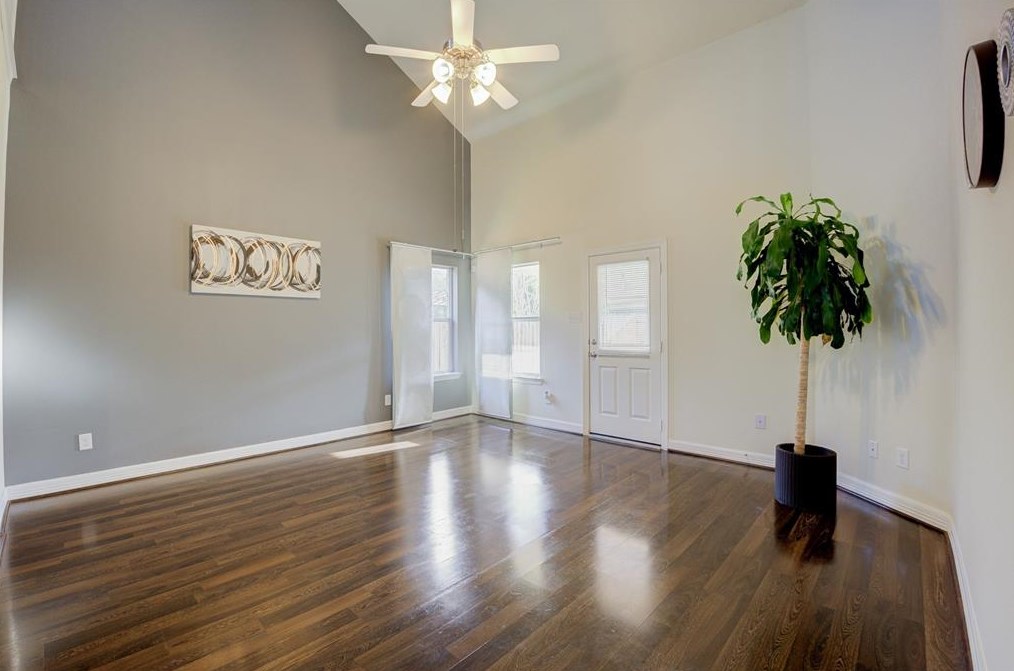 11714 Harristown Dr, Houston TX  77047-2577 exterior