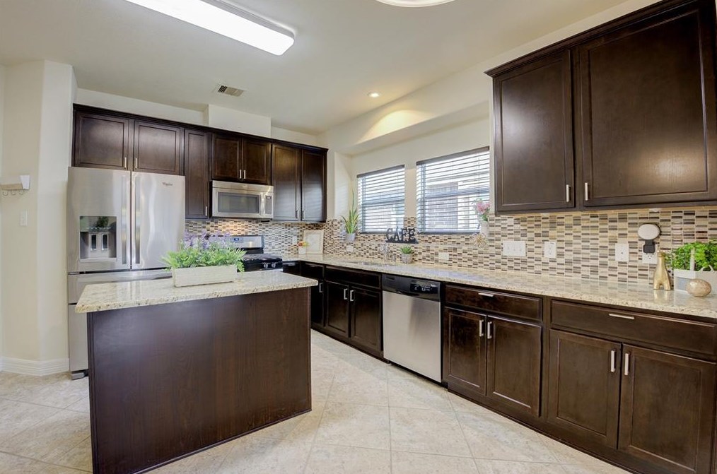 11714 Harristown Dr, Houston TX  77047-2577 exterior