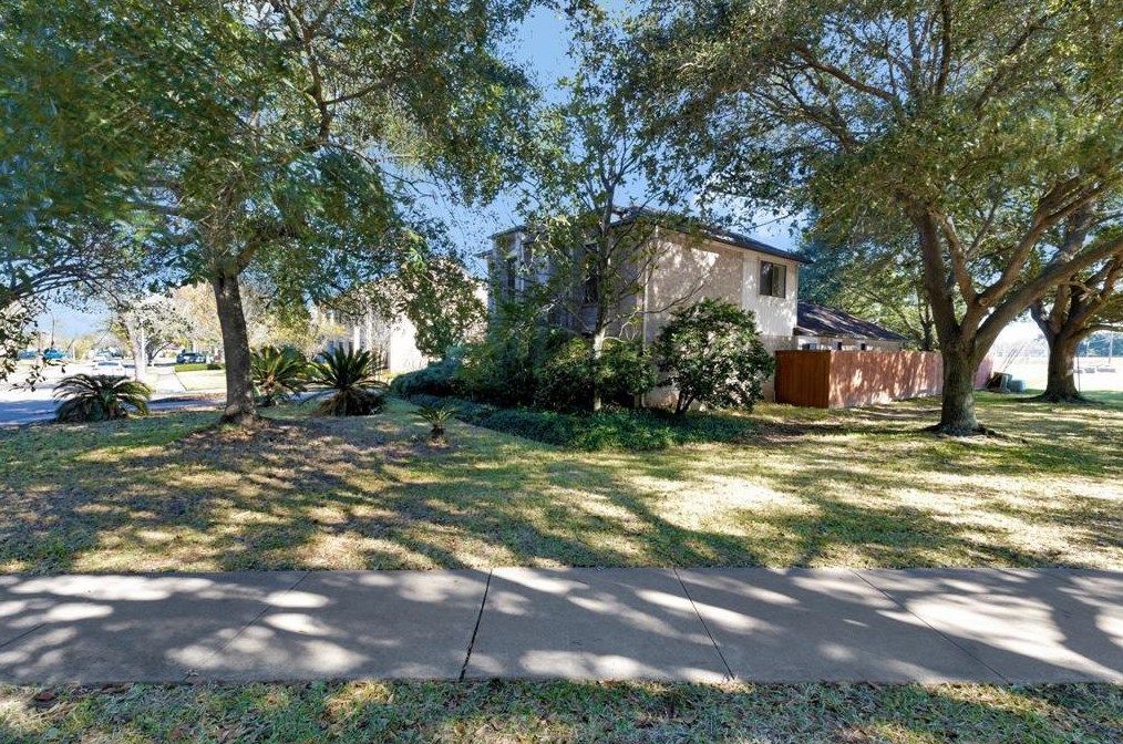 3251 Rangecrest Pl, Sugar Land, TX 77479-1924