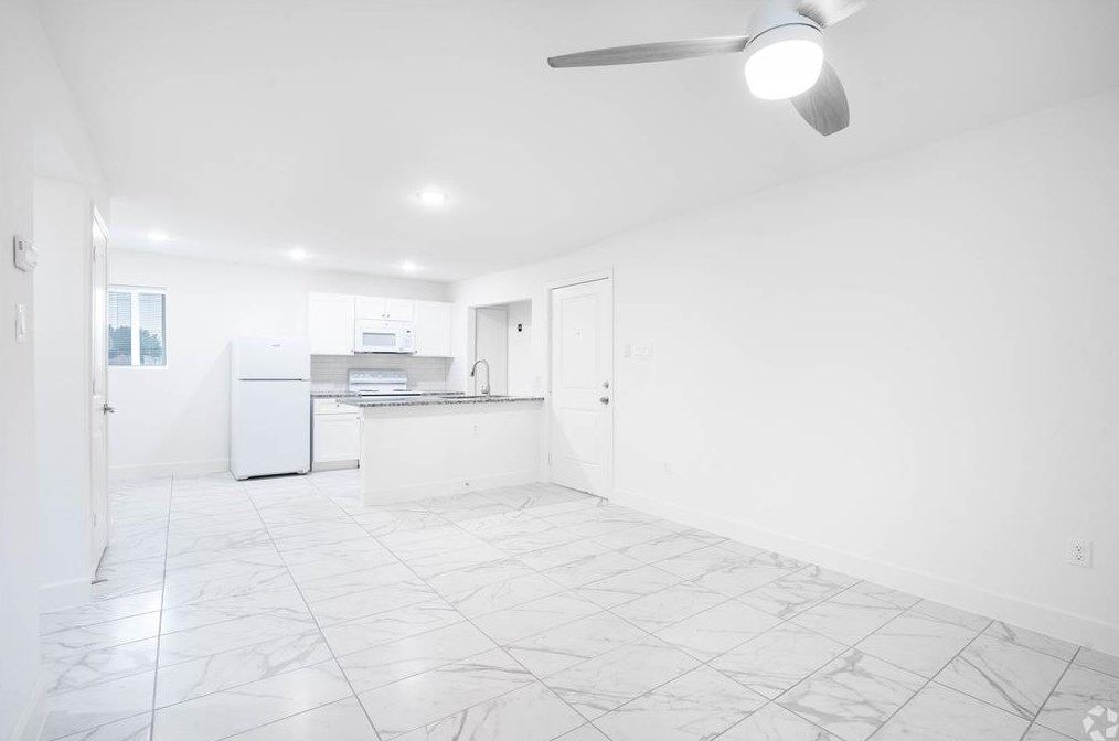 4404 Bellfort St, Houston, TX 77051-2099
