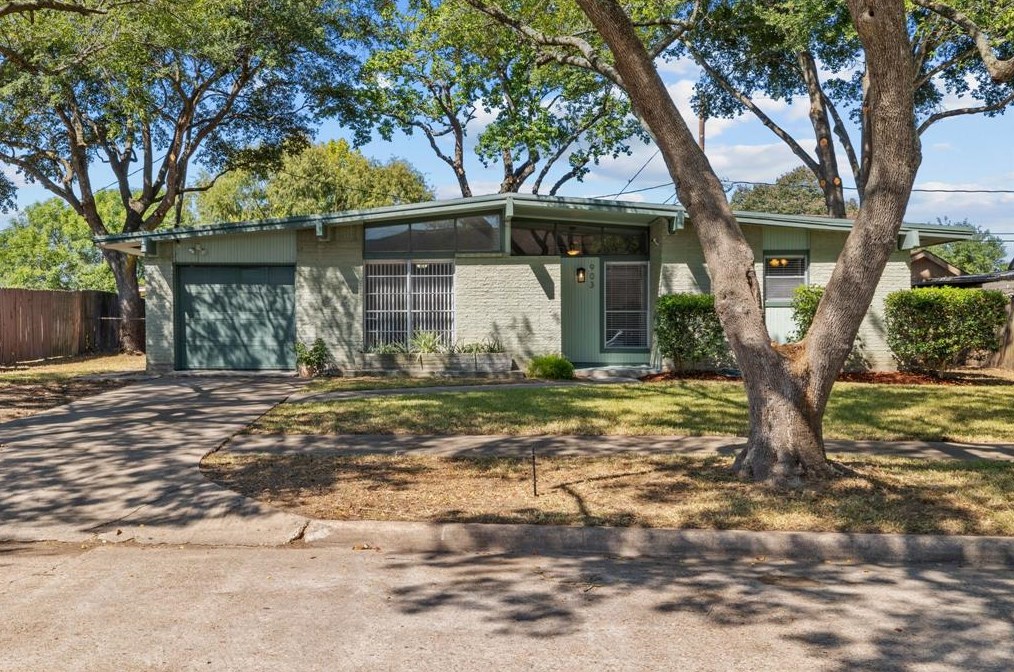 903 Gilpin St, Houston, TX 77034-1937