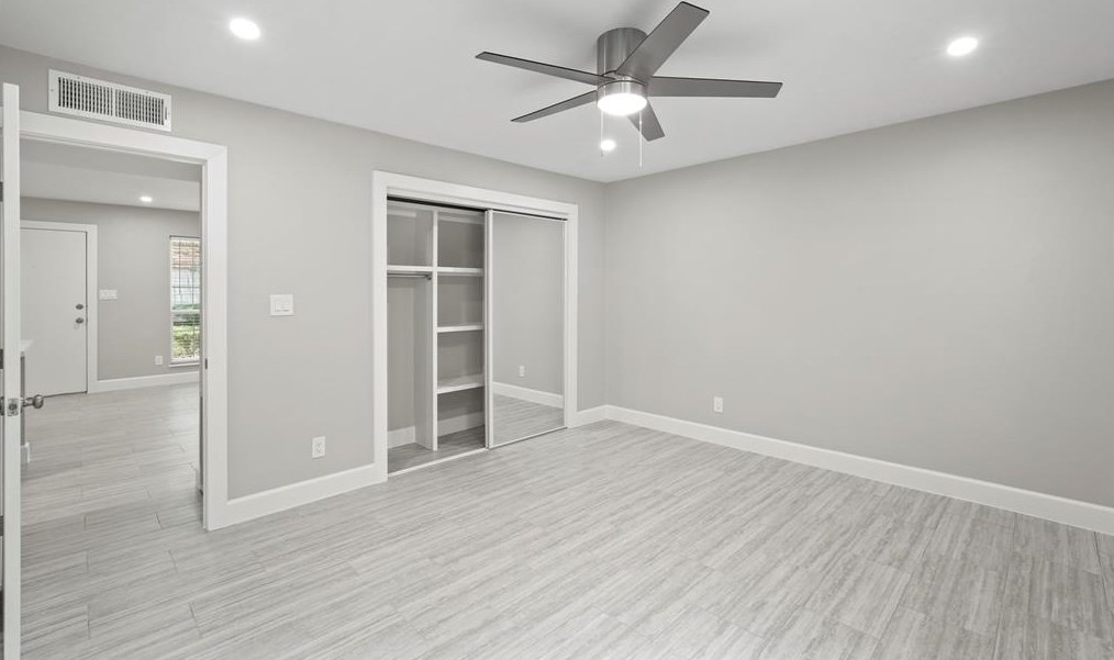 2201 Fountain View Dr # 59, Houston, TX 77057