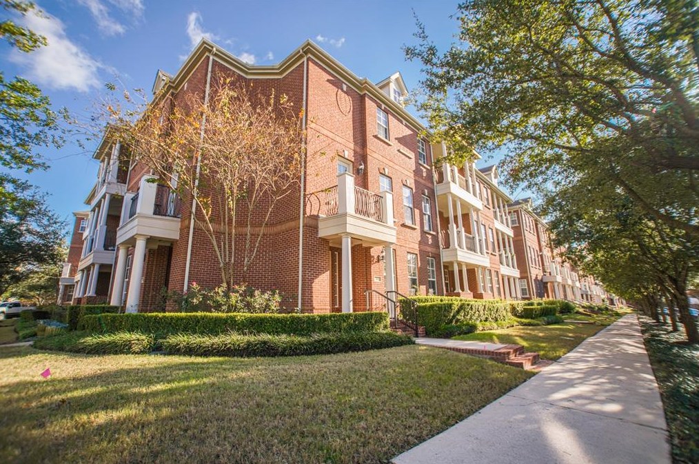 46 Islewood Blvd, Spring, TX 77380-2855