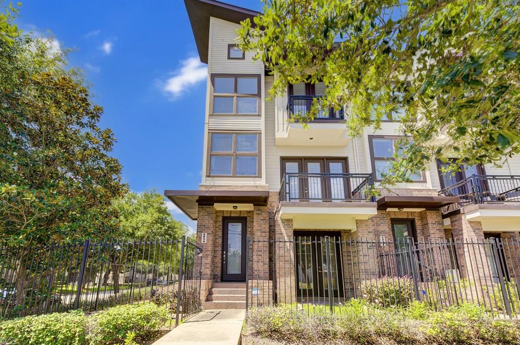 2834 Polk St, Houston, TX 77003