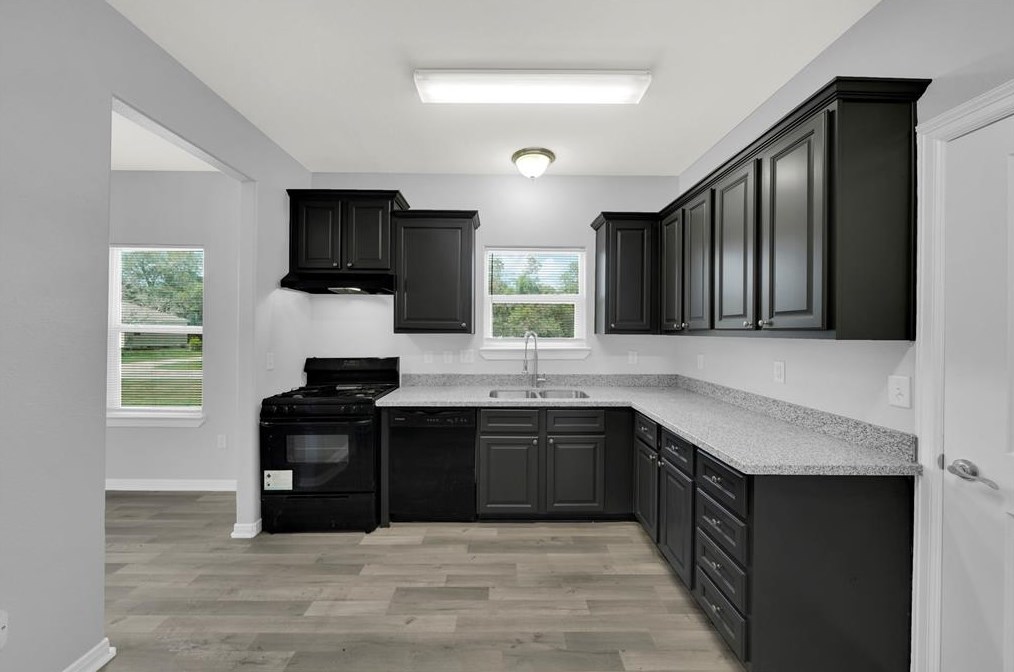 6716 Williams St, Hitchcock, TX 77563