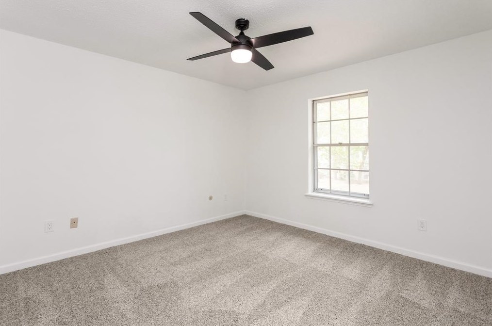 5818 Templegate Dr, Houston TX  77066-1522 exterior