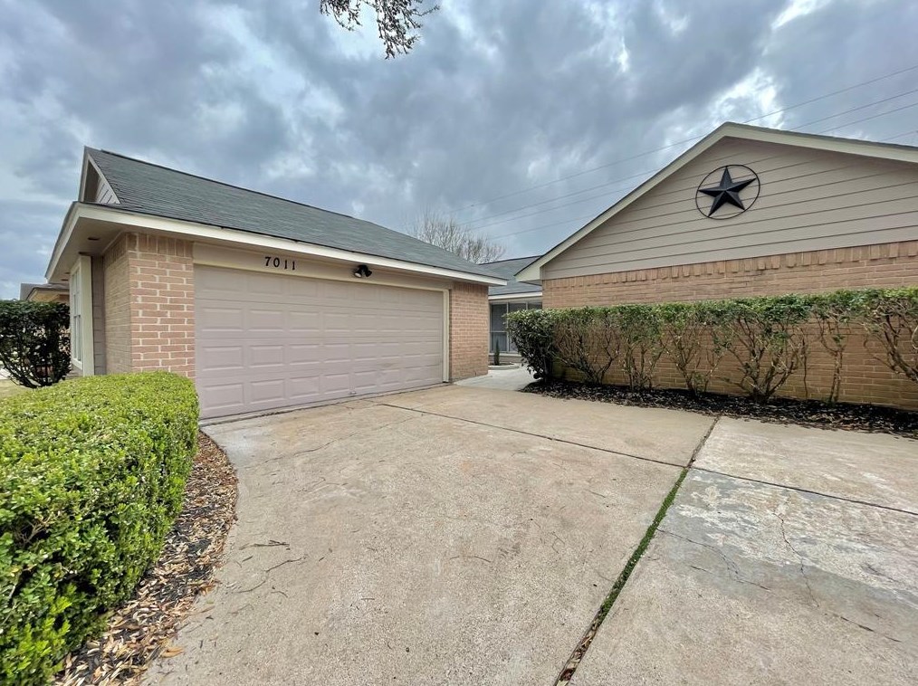 7011 Brockington Dr, Katy, TX 77494