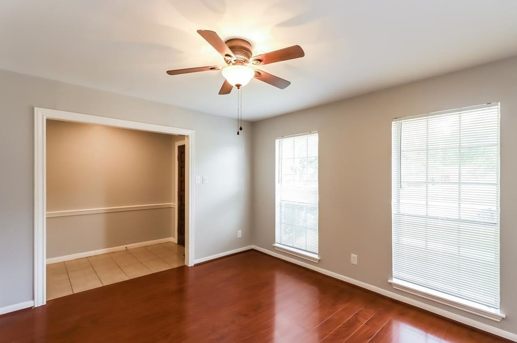 6038 Airport Blvd, Houston TX  77035-5304 exterior