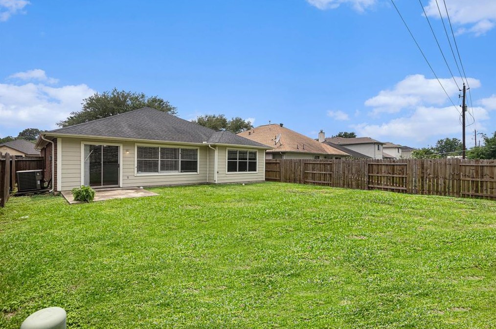 4918 Callery Crk Dr, Houston TX  77053-3128 exterior