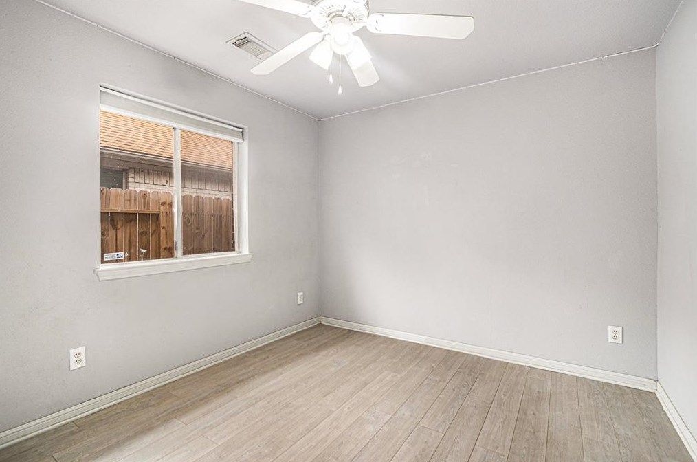 4918 Callery Crk Dr, Houston TX  77053-3128 exterior