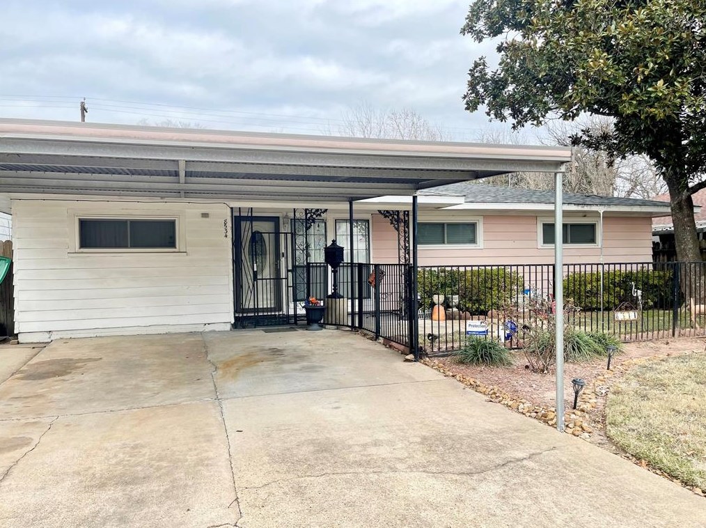 8534 Sonneville Dr, Houston, TX 77080