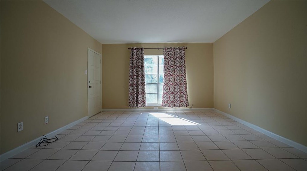 1800 Stoney Brook Dr Apt 207, Houston, TX 77063