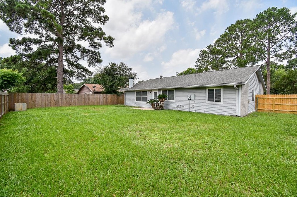 911 Arrow Lake Dr, Katy, TX 77450-3201