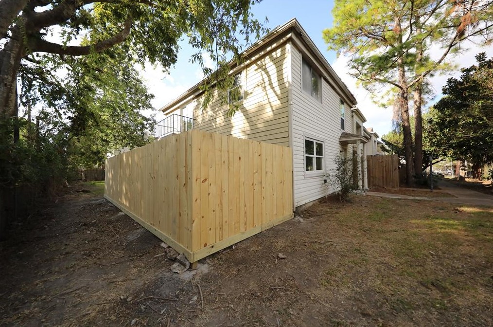 8975 Imogene St, Houston, TX 77036-7401