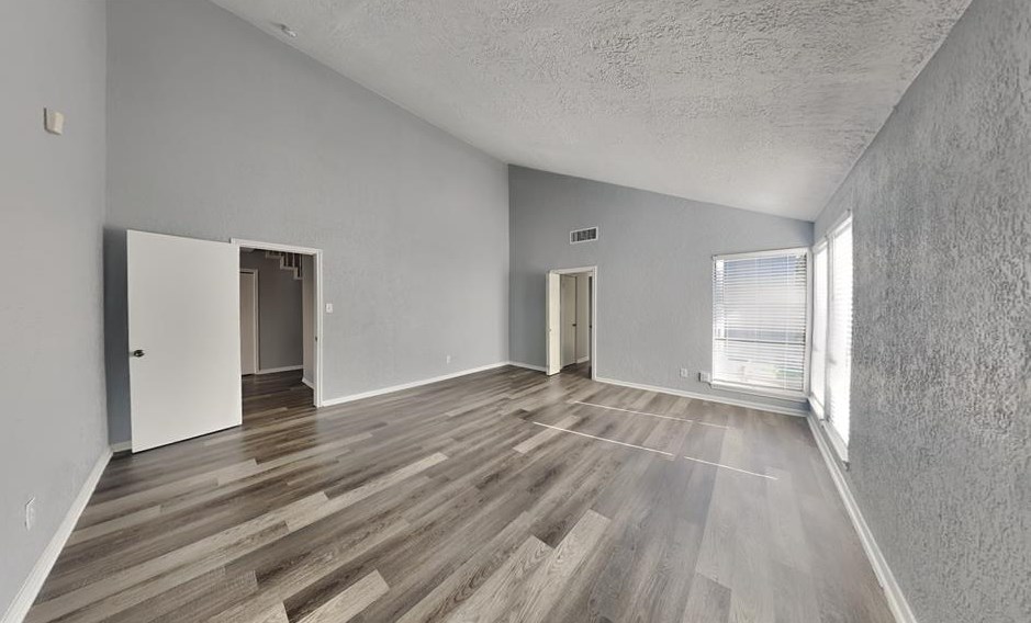 102 Old Brg Lk, Houston TX  77069-3465 exterior