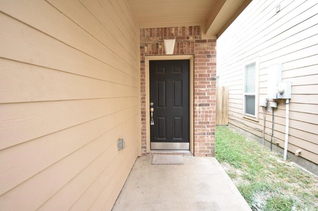 11106 Panther Ct, Houston, TX 77099