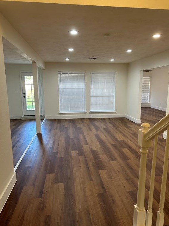 934 Goldfinch Ave, Sugar Land, TX 77478