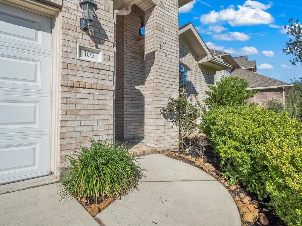 107 Lasting Spring Cir, Spring TX  77389-4327 exterior