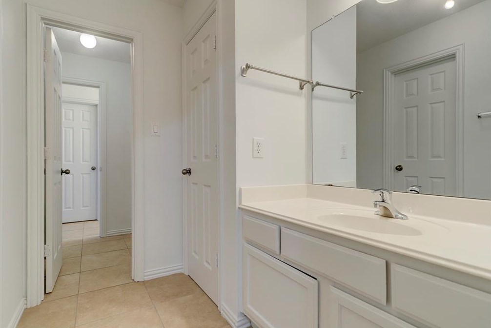 6703 College, Houston TX  77017-7016 exterior