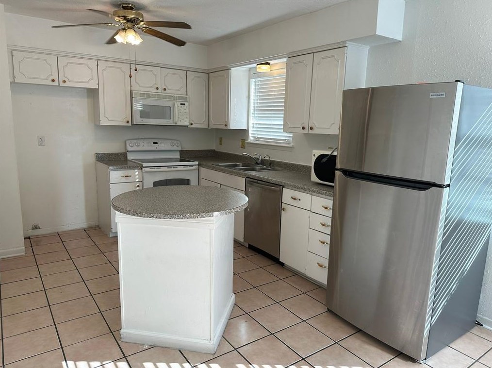 7307 S Gessner Rd, Houston, TX 77036